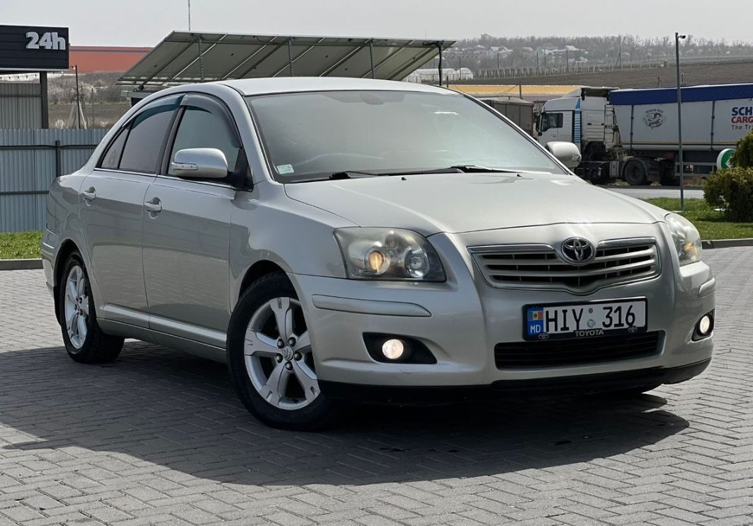 Toyota Avensis foto 7