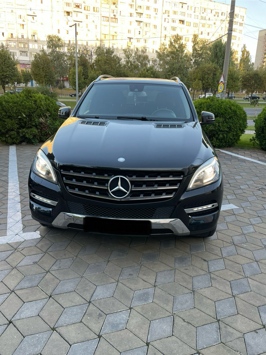 Mercedes M-Class foto 0