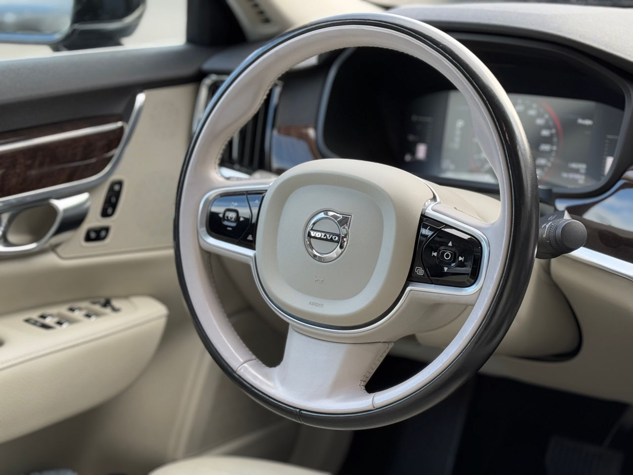 Volvo S90 foto 10