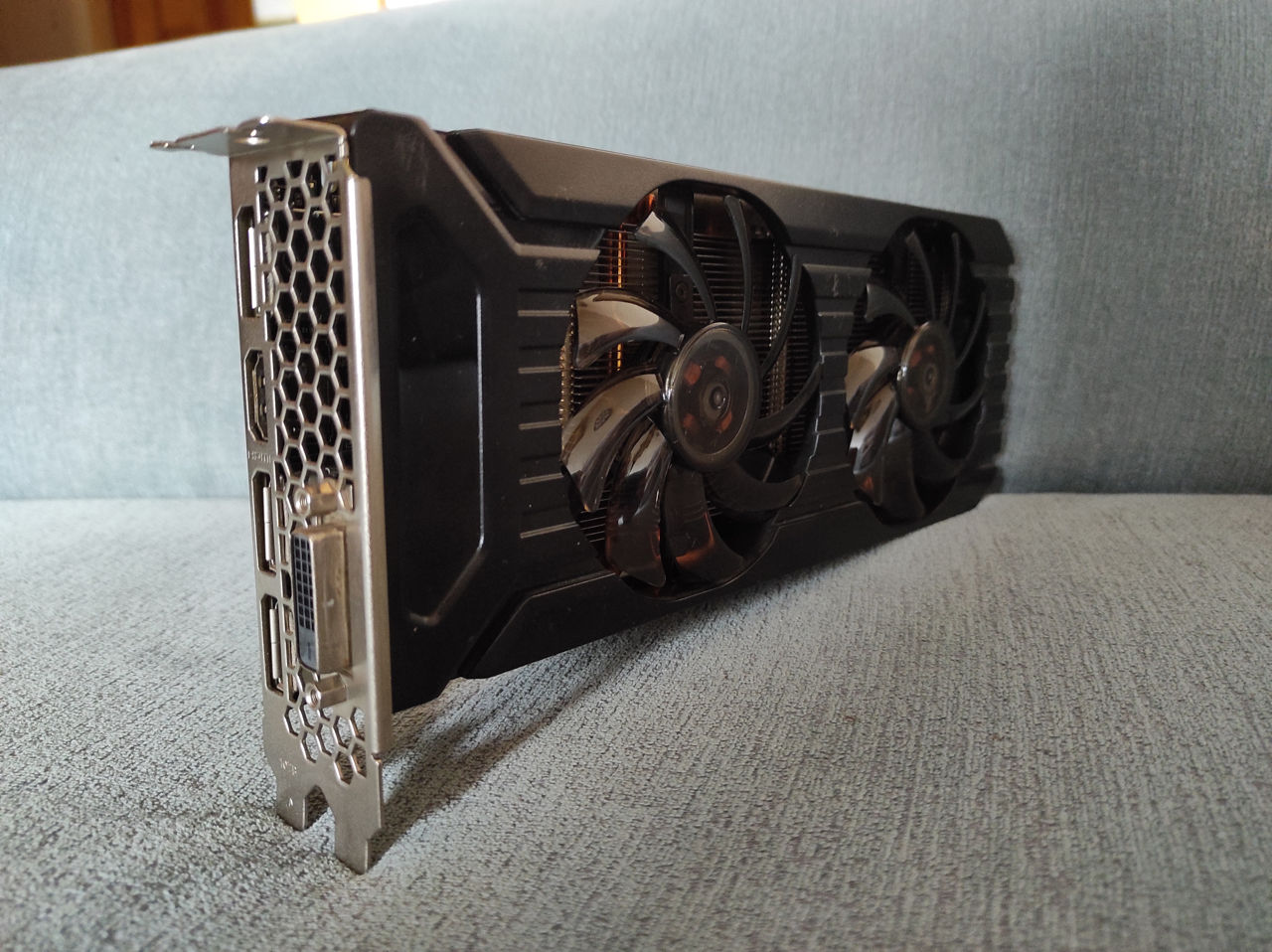 GTX1070 TI 8GB, RX580 8GB, RX480 4-8GB, GTX1060 6GB foto 0