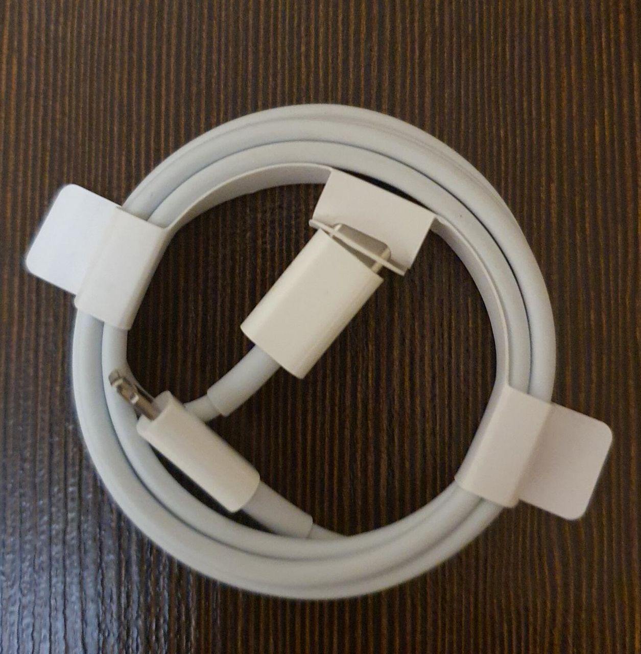 Адаптер питания Apple 20W USB-C Power Adapter, Lightning to USB Cable