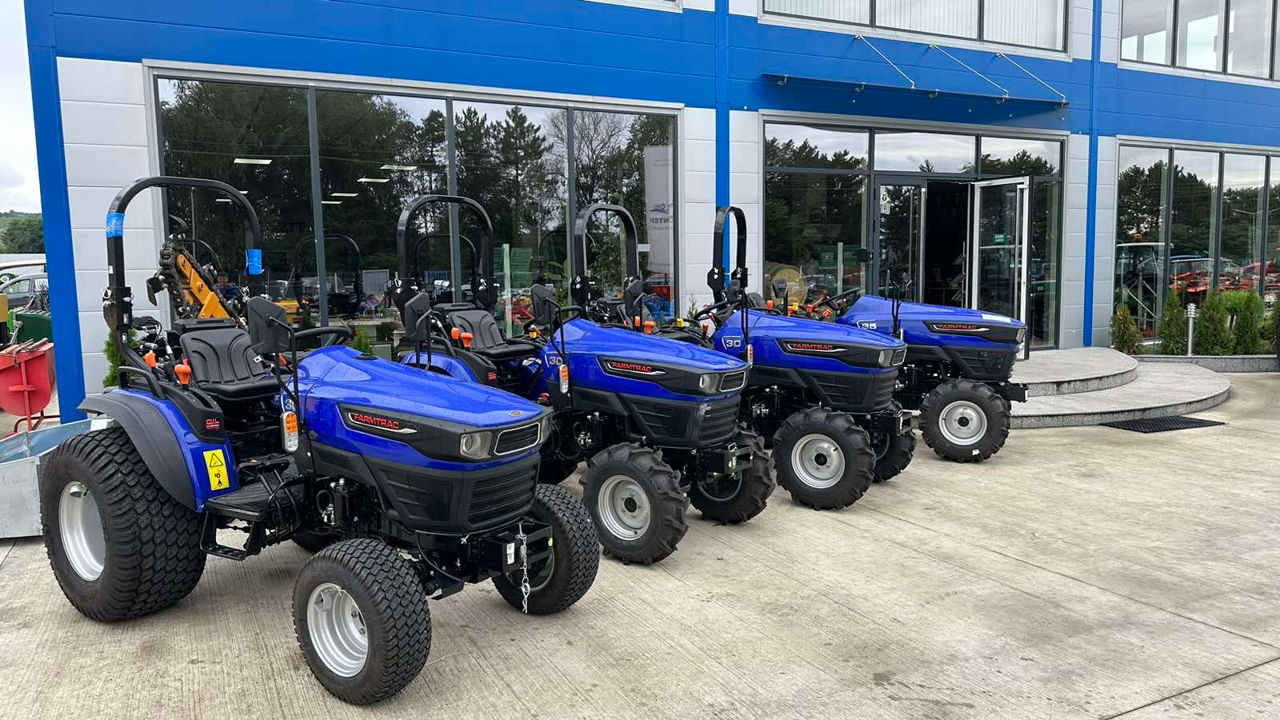 Farmtrac Atom 30 este un tractor impresionant care combină eleganța cu performanța remarcabilă. foto 4