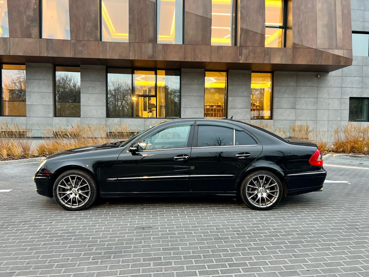 Mercedes E-Class foto 0