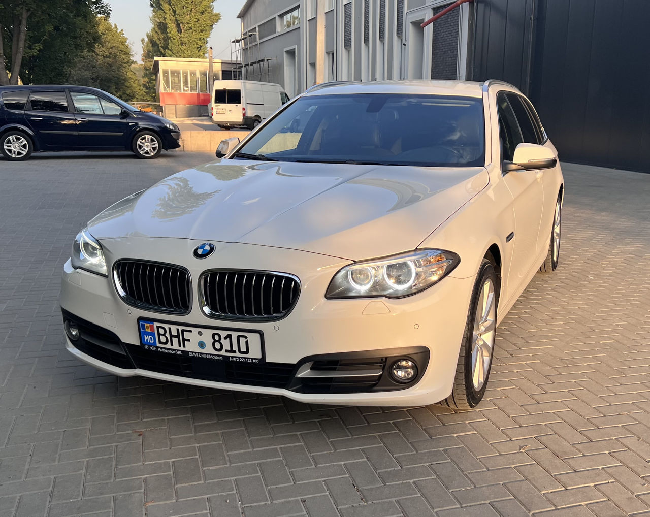 BMW 5 Series foto 0