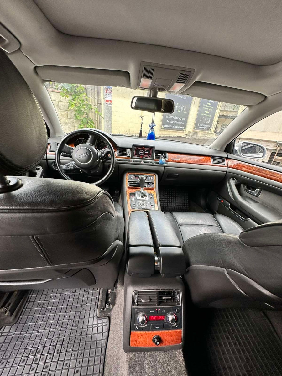 Audi A8 фото 4