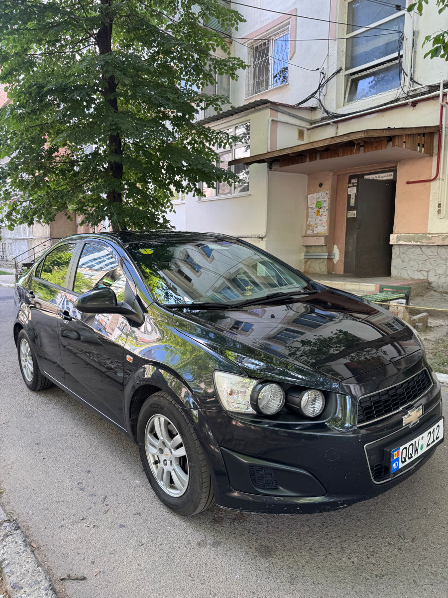 Chevrolet Aveo foto 1