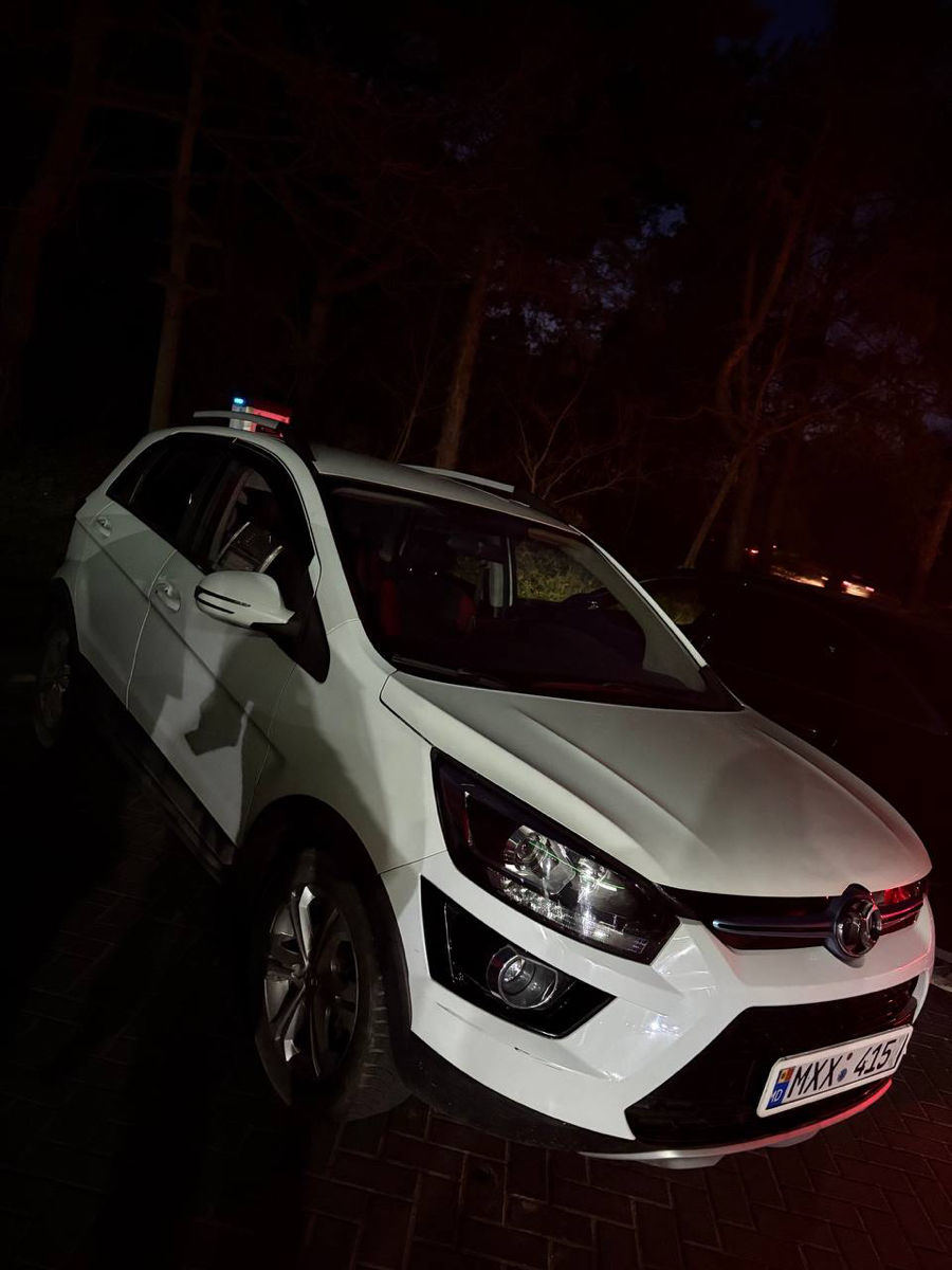 BAIC EX360 foto 1