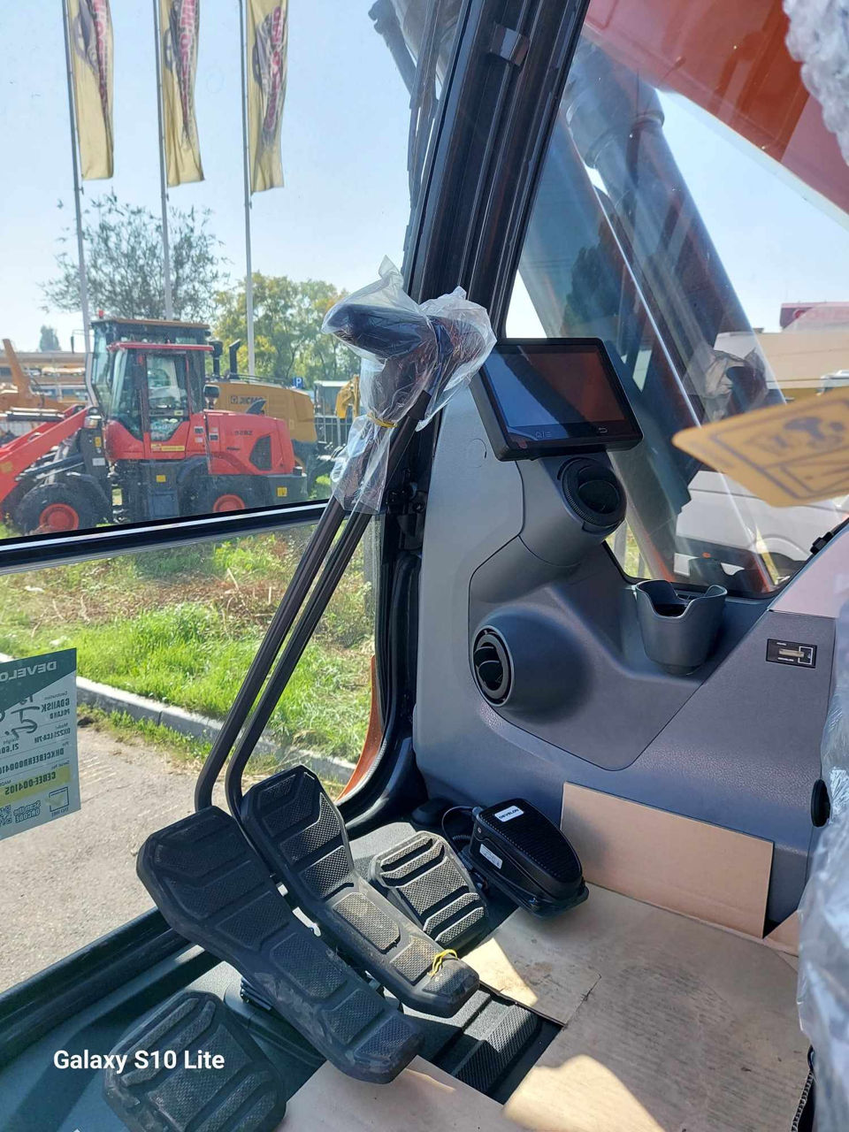Excavator pe șenile develon dx 225 lca foto 12
