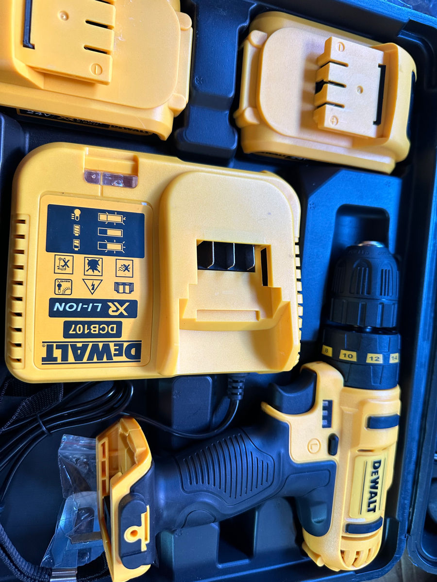 Шуруповерт Dewalt 24v foto 1