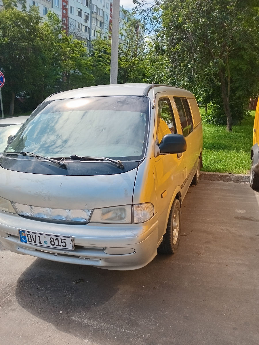 KIA Pregio foto 0