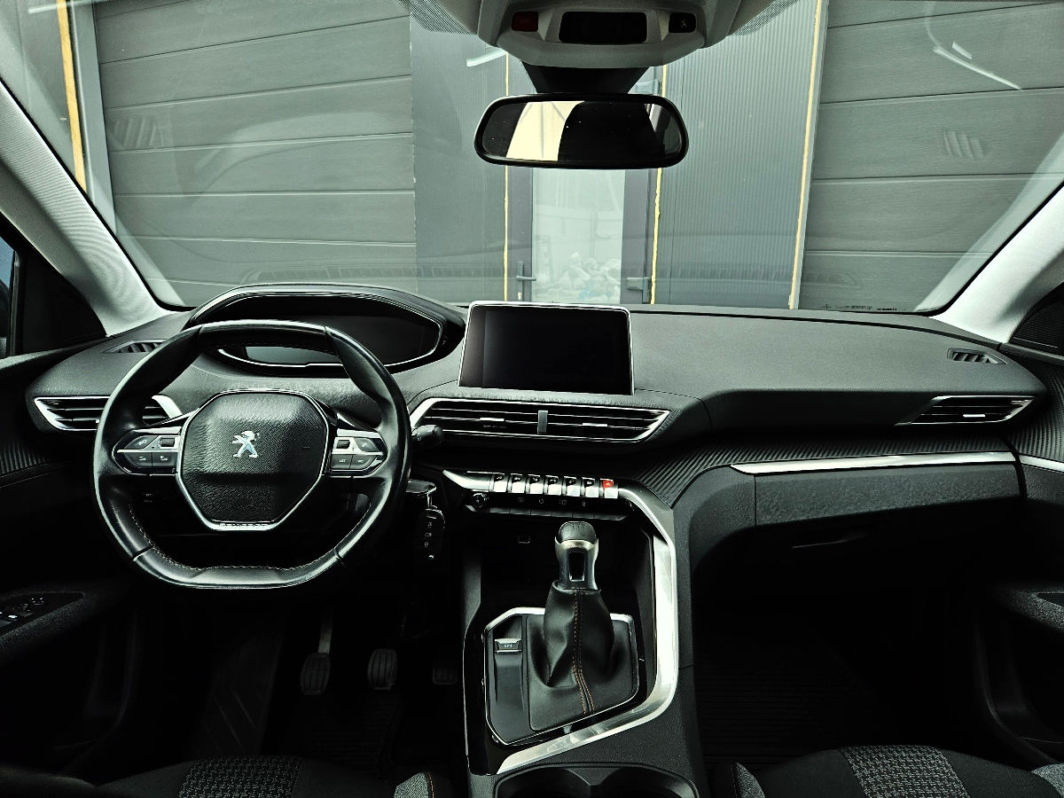 Peugeot 5008 фото 8
