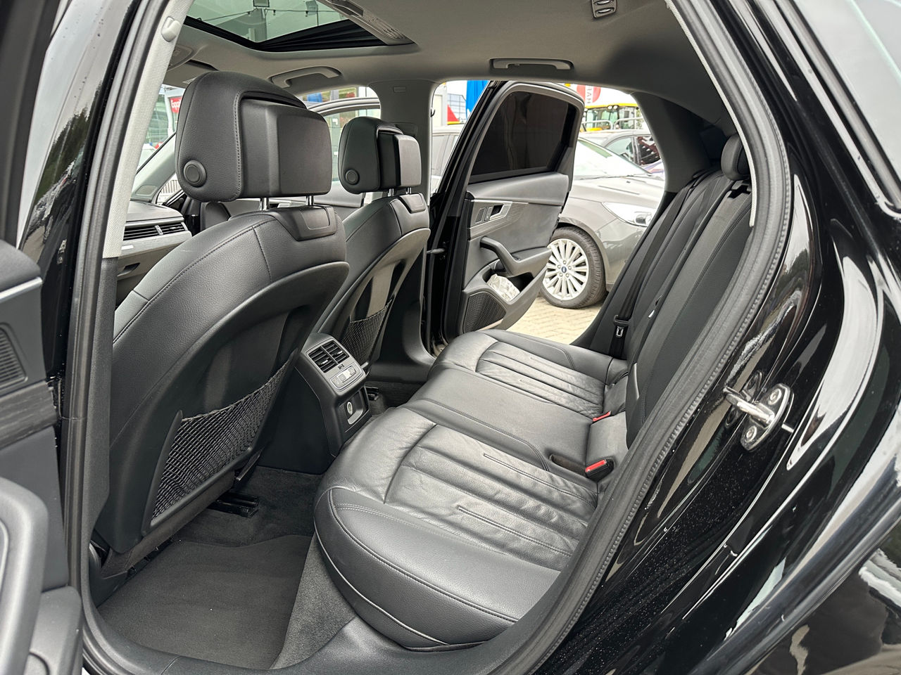 Audi A4 foto 14