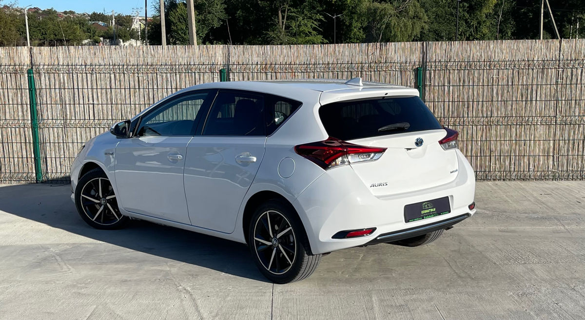 Toyota Auris foto 2