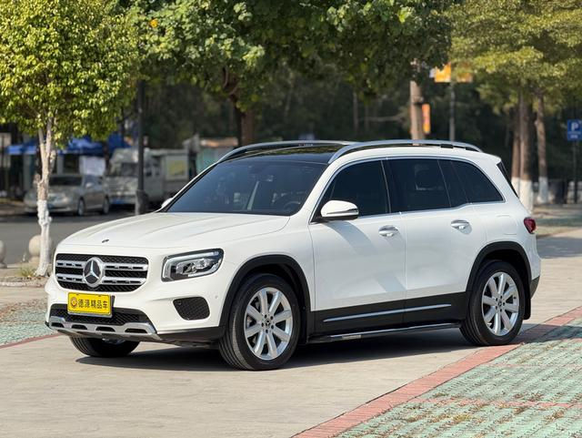 Mercedes GLB фото 0