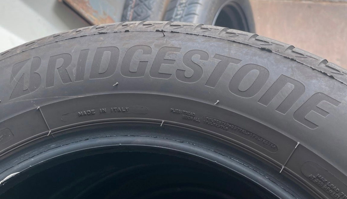 Bridgestone New 215/60/r17 foto 2