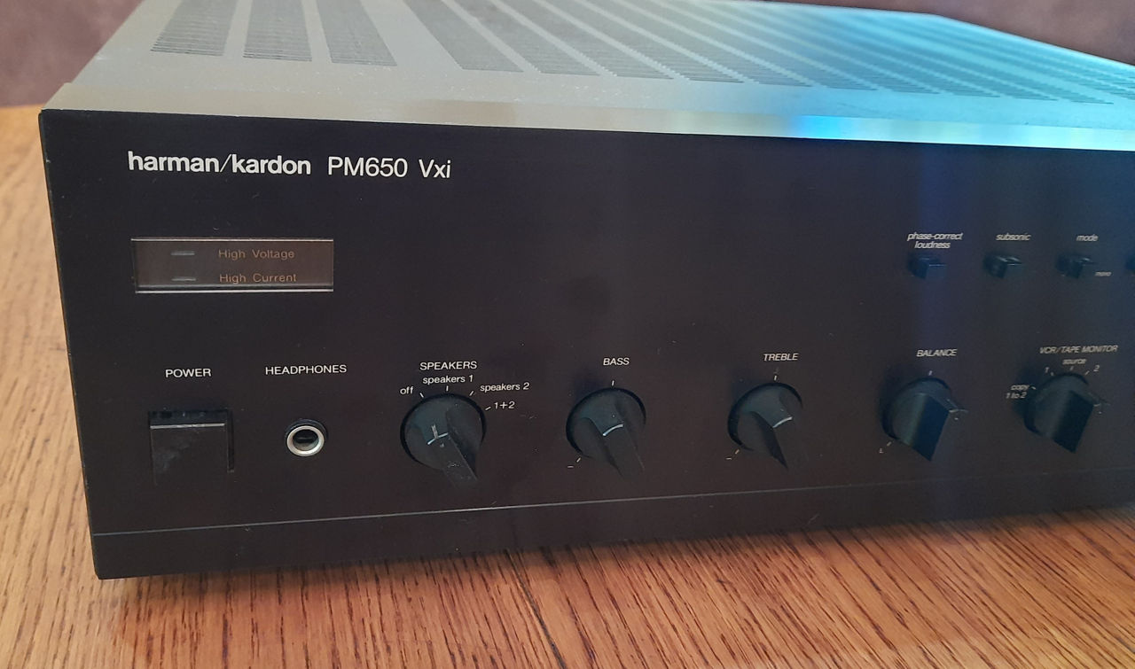 Harman Kardon HK 560DC ampli tuner en bon état esthétique et de