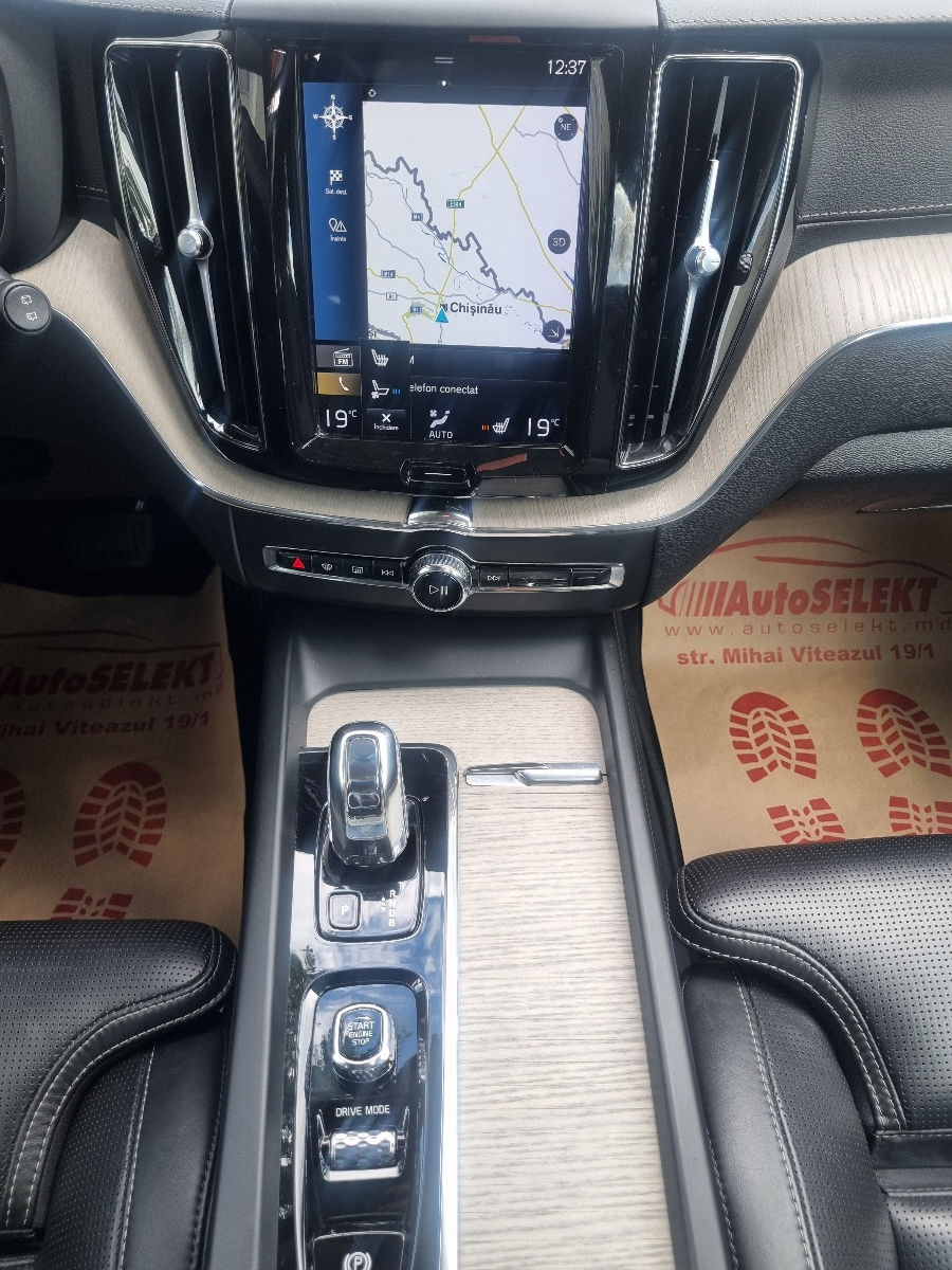 Volvo XC60 2019 photo 13