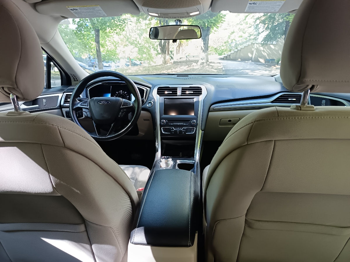 Ford Fusion 2017 г. с пробегом 143587 км, Гибрид, 10500