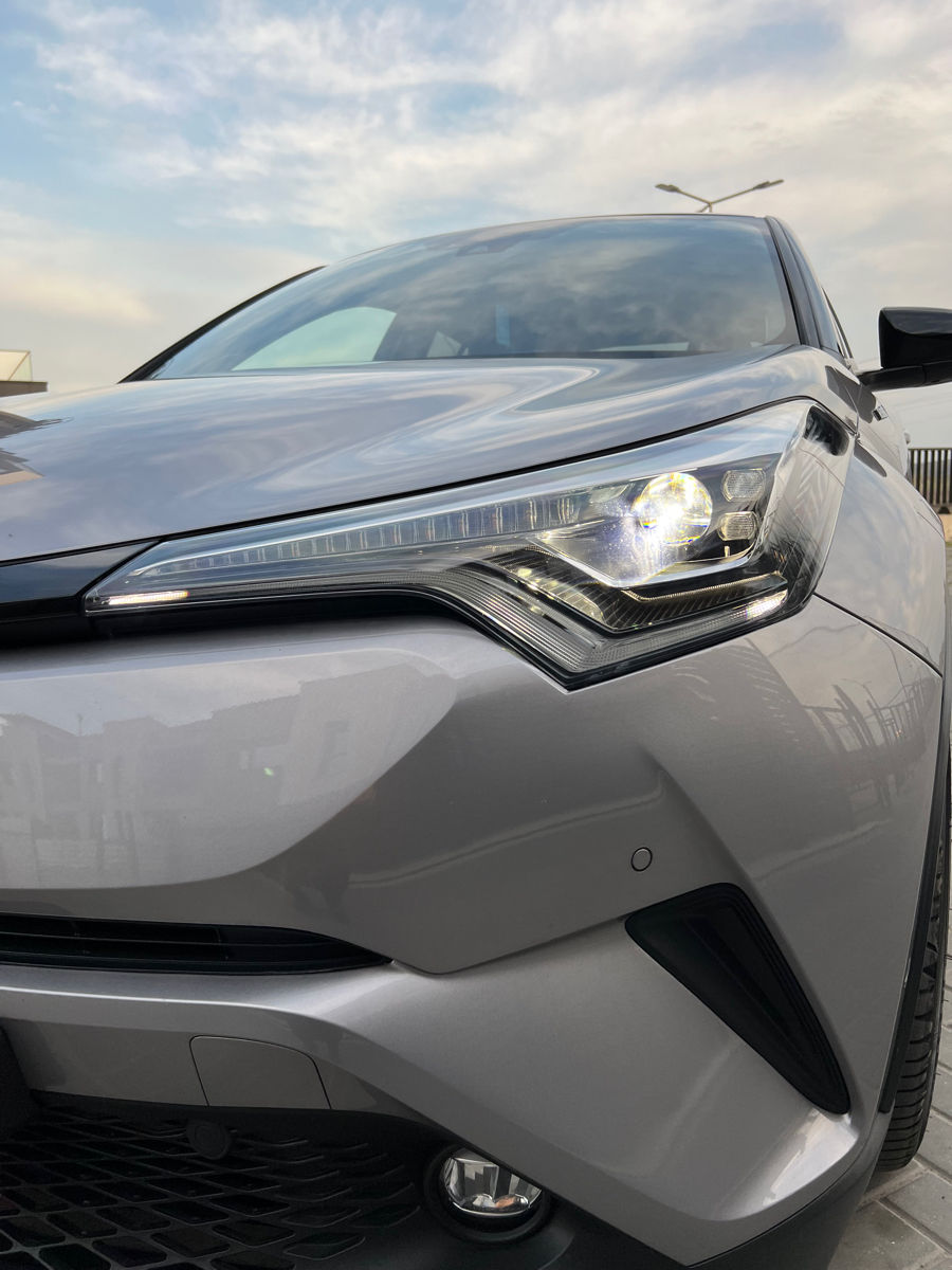 Toyota C-HR foto 3