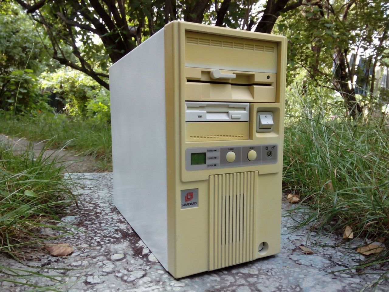 Ужасные компьютеры. Корпус IBM 386. Системный блок IBM 486. Корпус IBM 486. Корпуса 486,386 IBM.