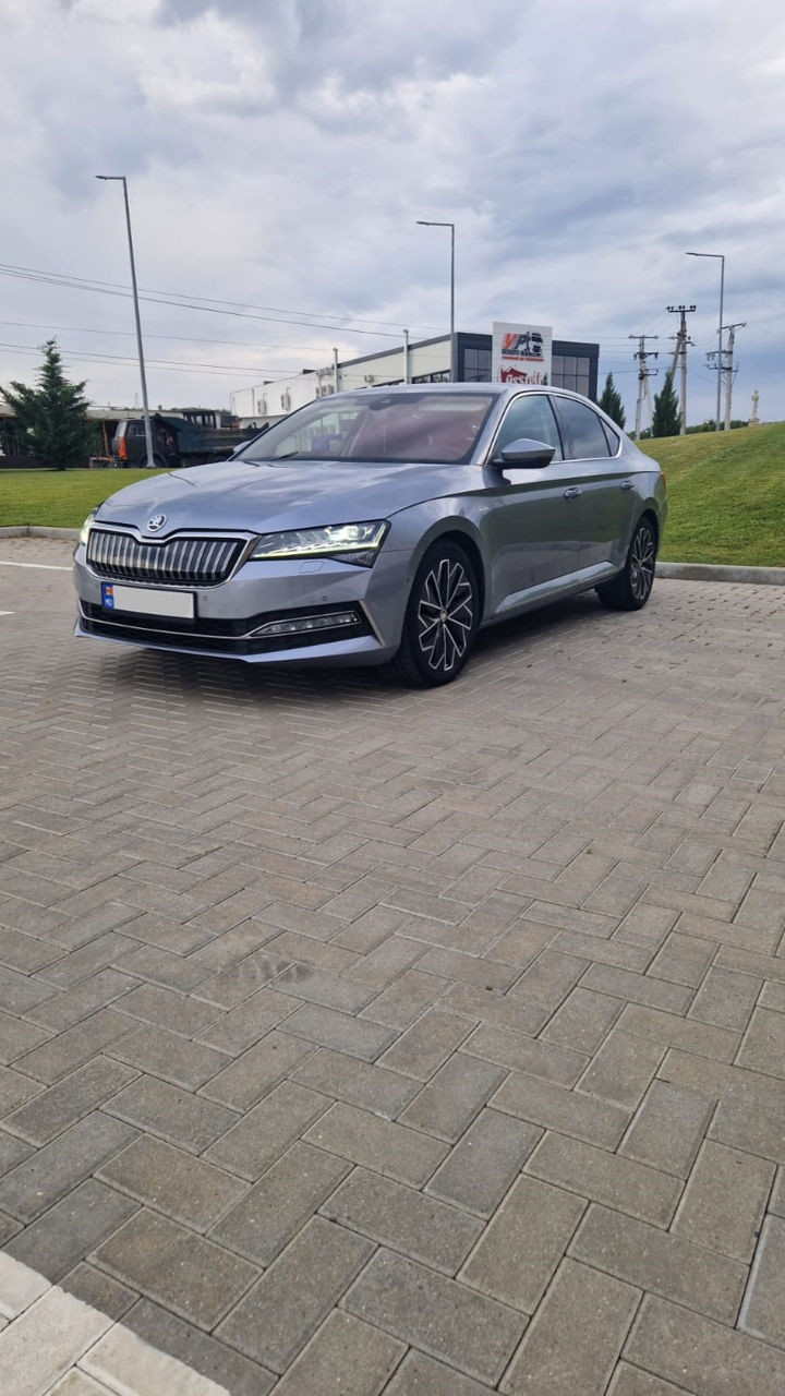 Skoda Superb foto 1