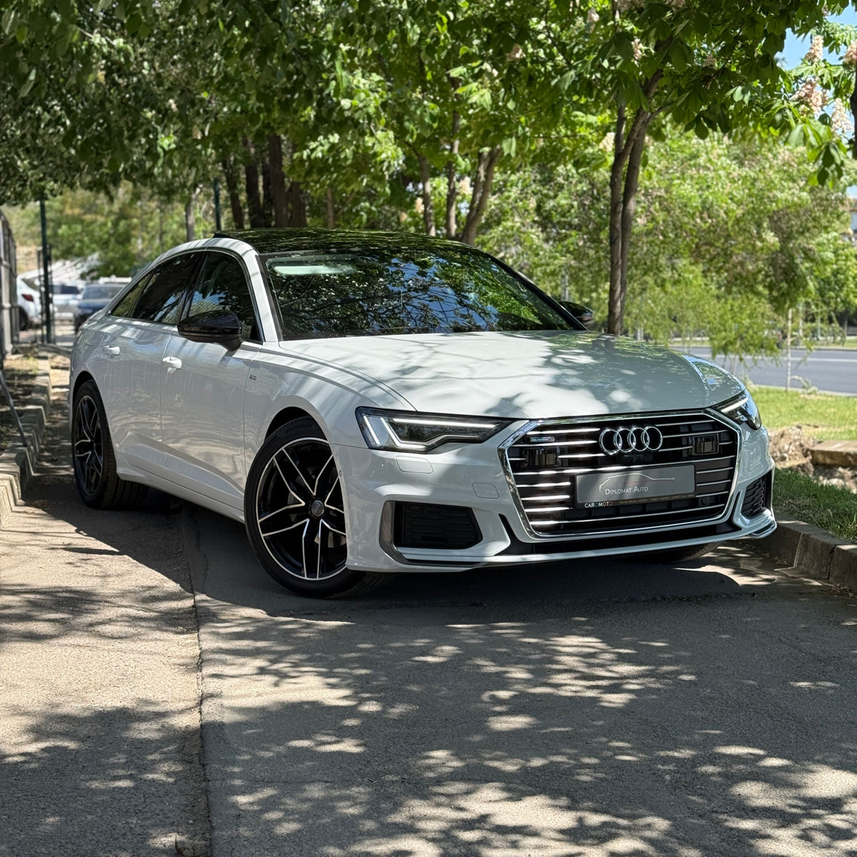 Audi A6 фото 0