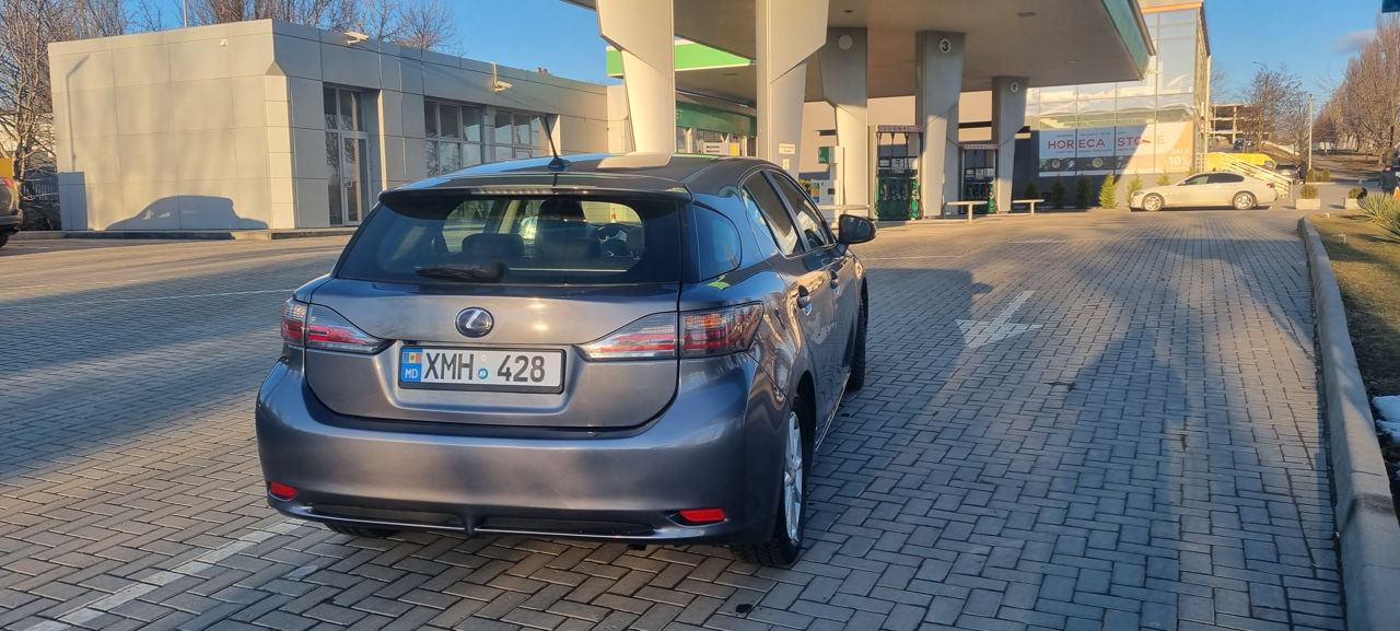 Lexus CT Series фото 6