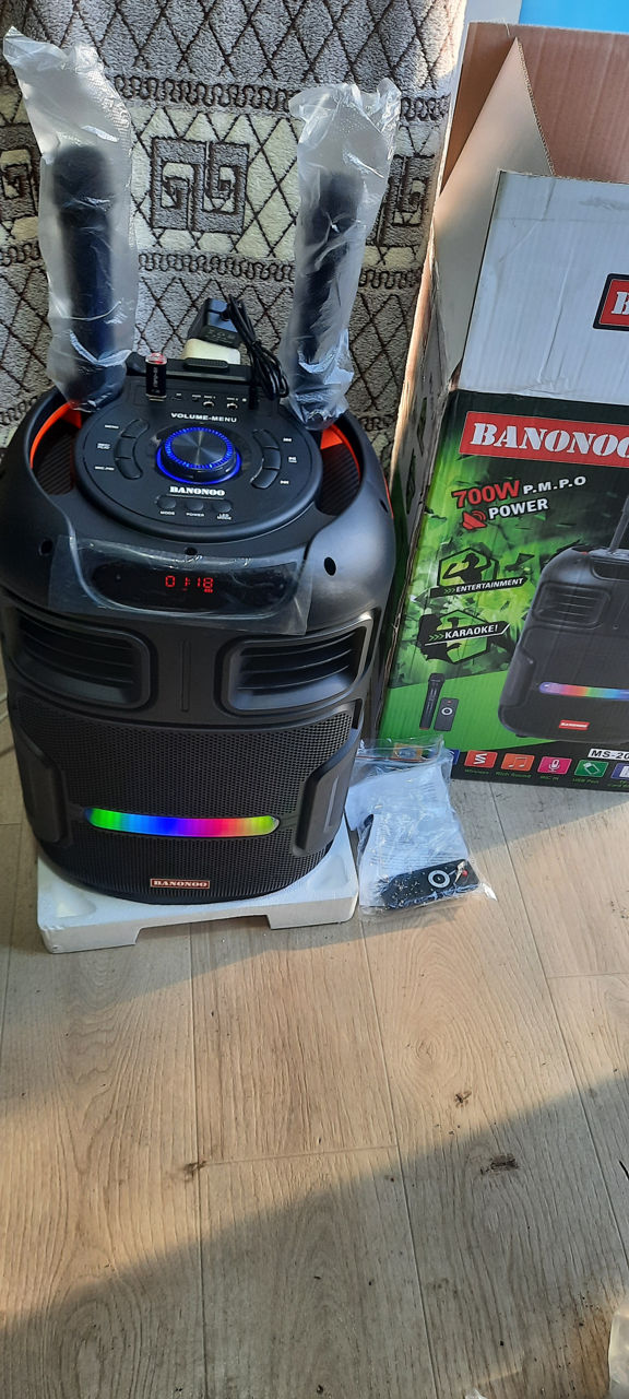 Boxa portativa cu 2 microfoane 300w  foto 0