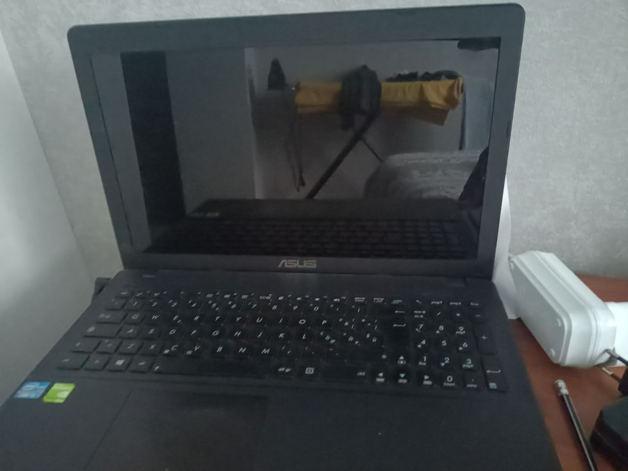 Asus F552CL
