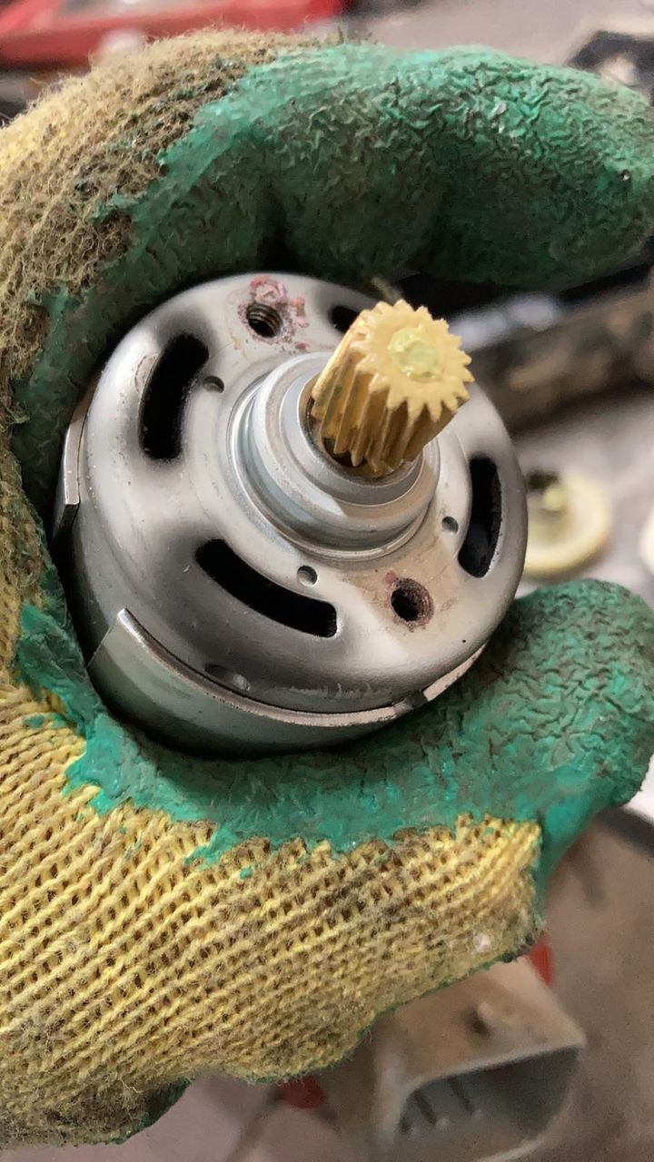 Reparatia frinelor de mina electrice,Ремонт электро ручников Renault Scenic,Grand Scenic foto 5