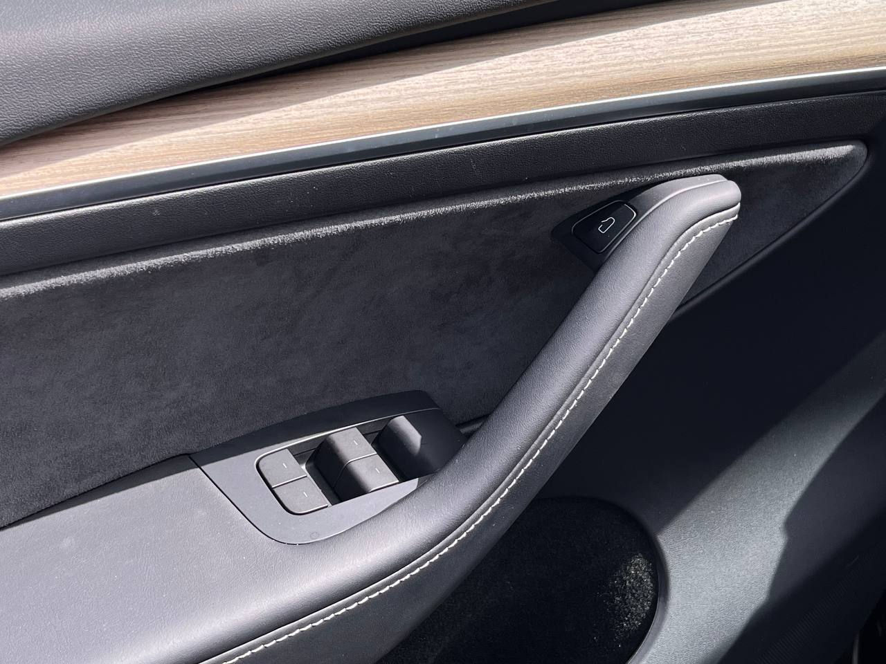 Tesla Model Y foto 6