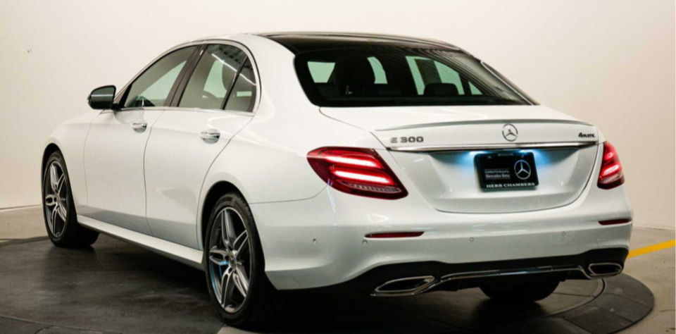 Mercedes E-Class foto 2