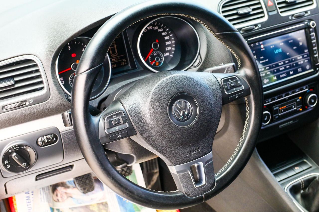 Volkswagen Golf фото 1