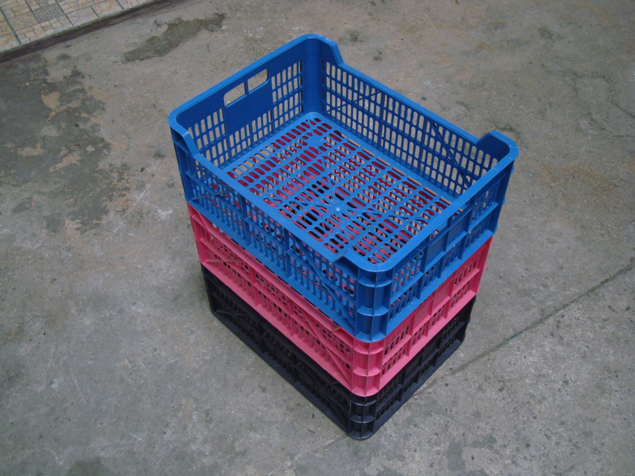 Vind   lazi din plastic pentru export legume fructe de la  19 lei bucata. foto 5