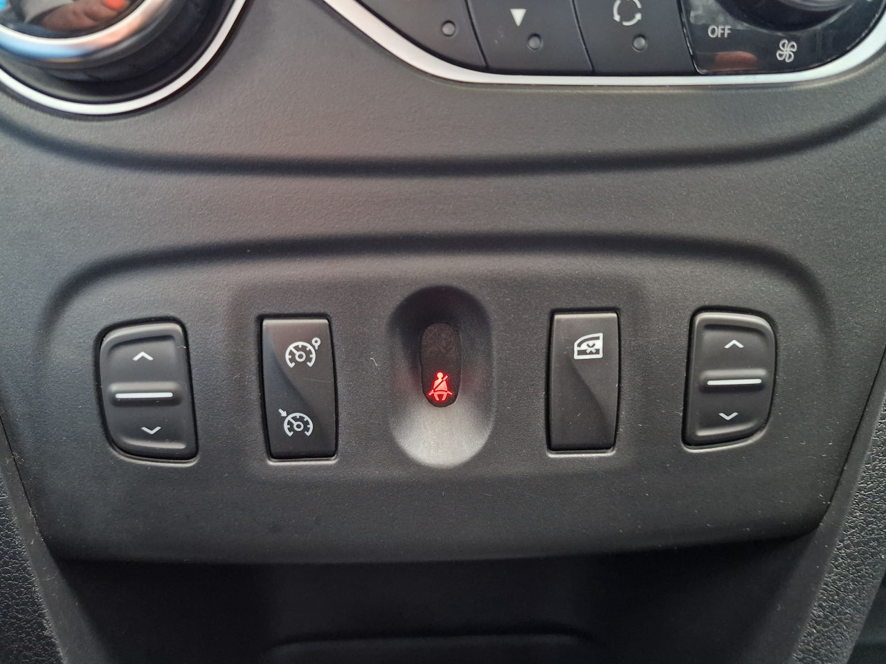 Dacia Logan foto 16