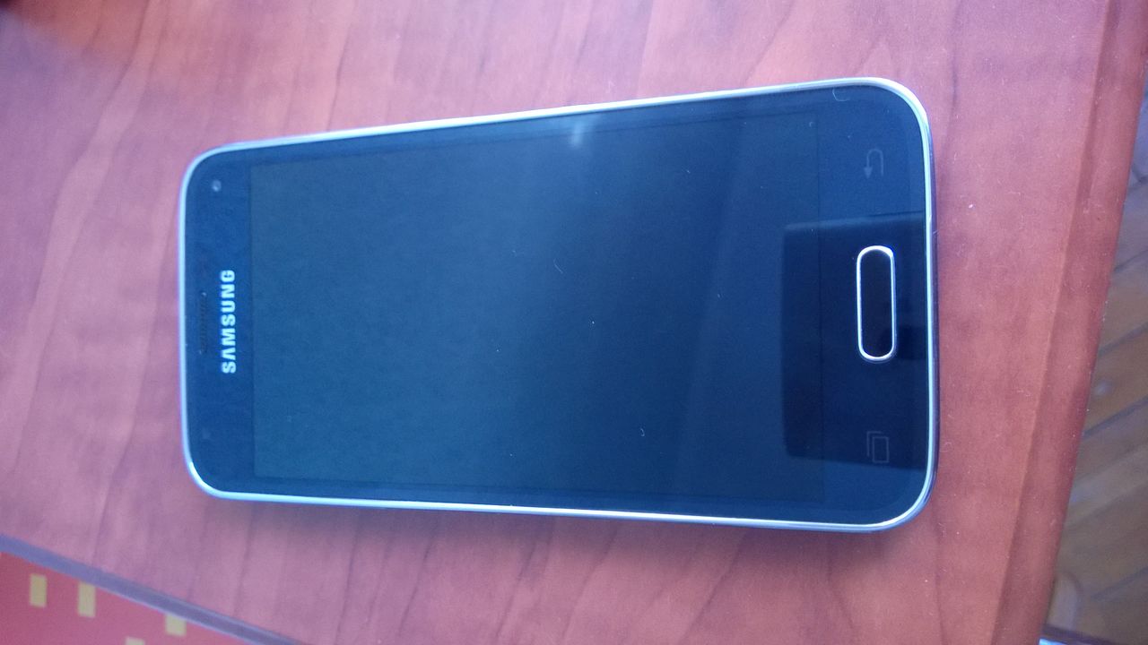 Cрочно! Продам Samsung Galaxy S5 mini.