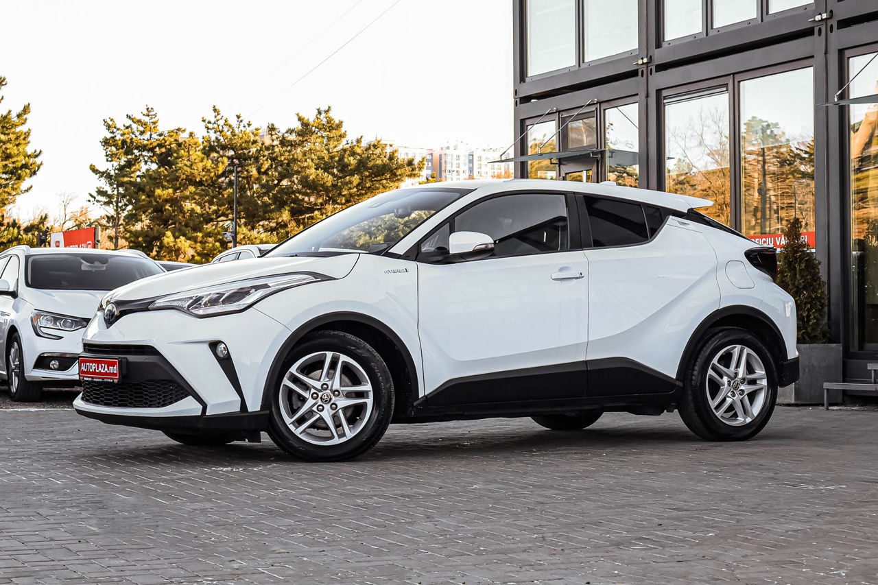 Toyota C-HR foto 0