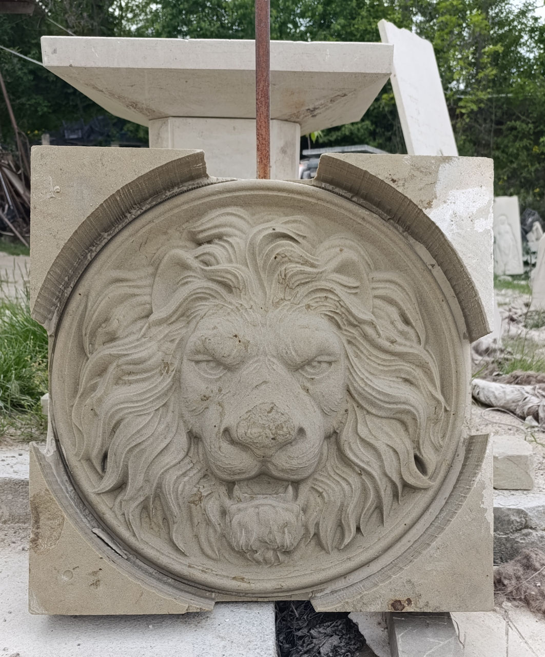 Răstigniri,sculpturi...din piatră de Cosăuţi foto 2