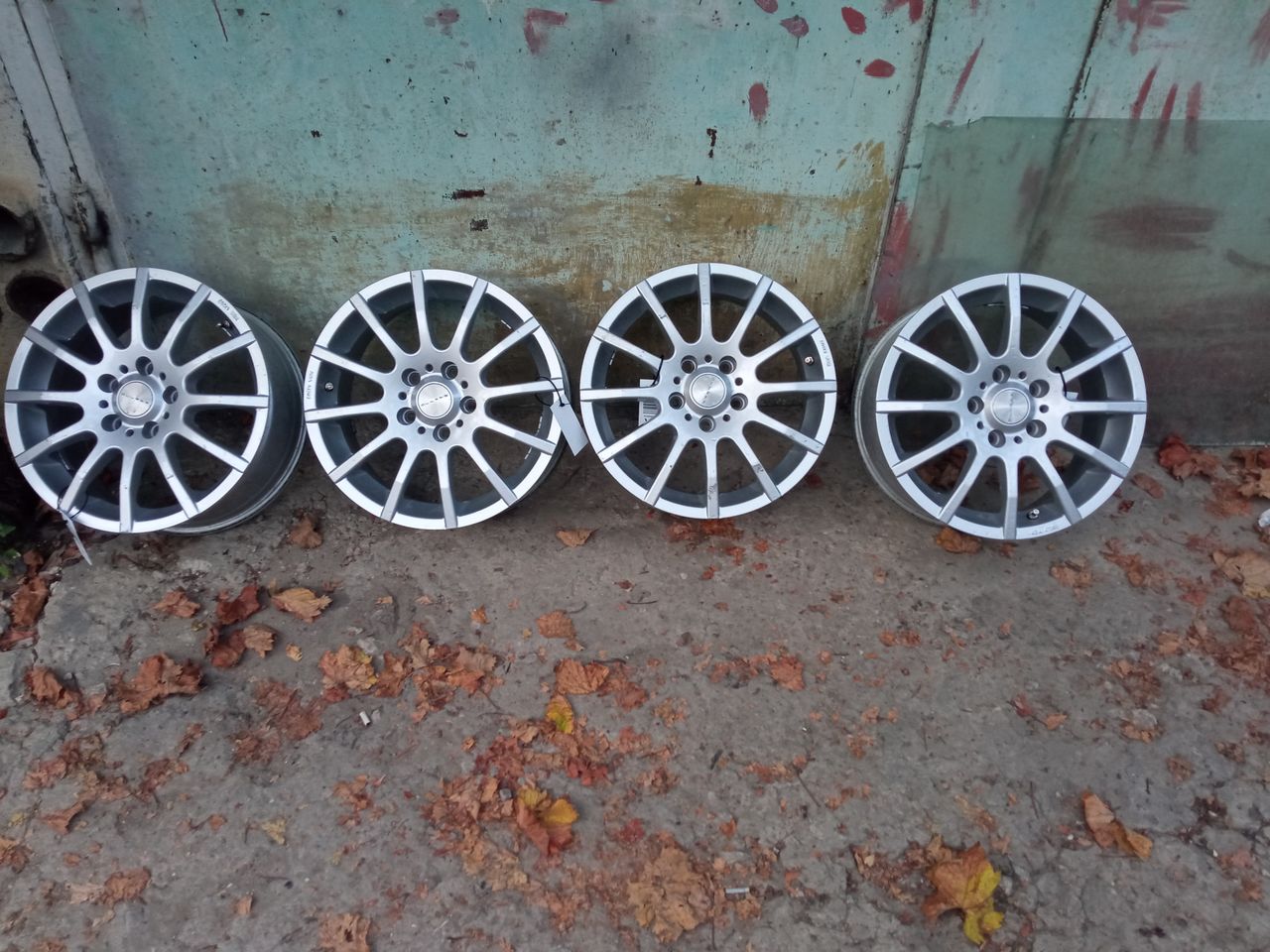 Продам диски р16 5/112