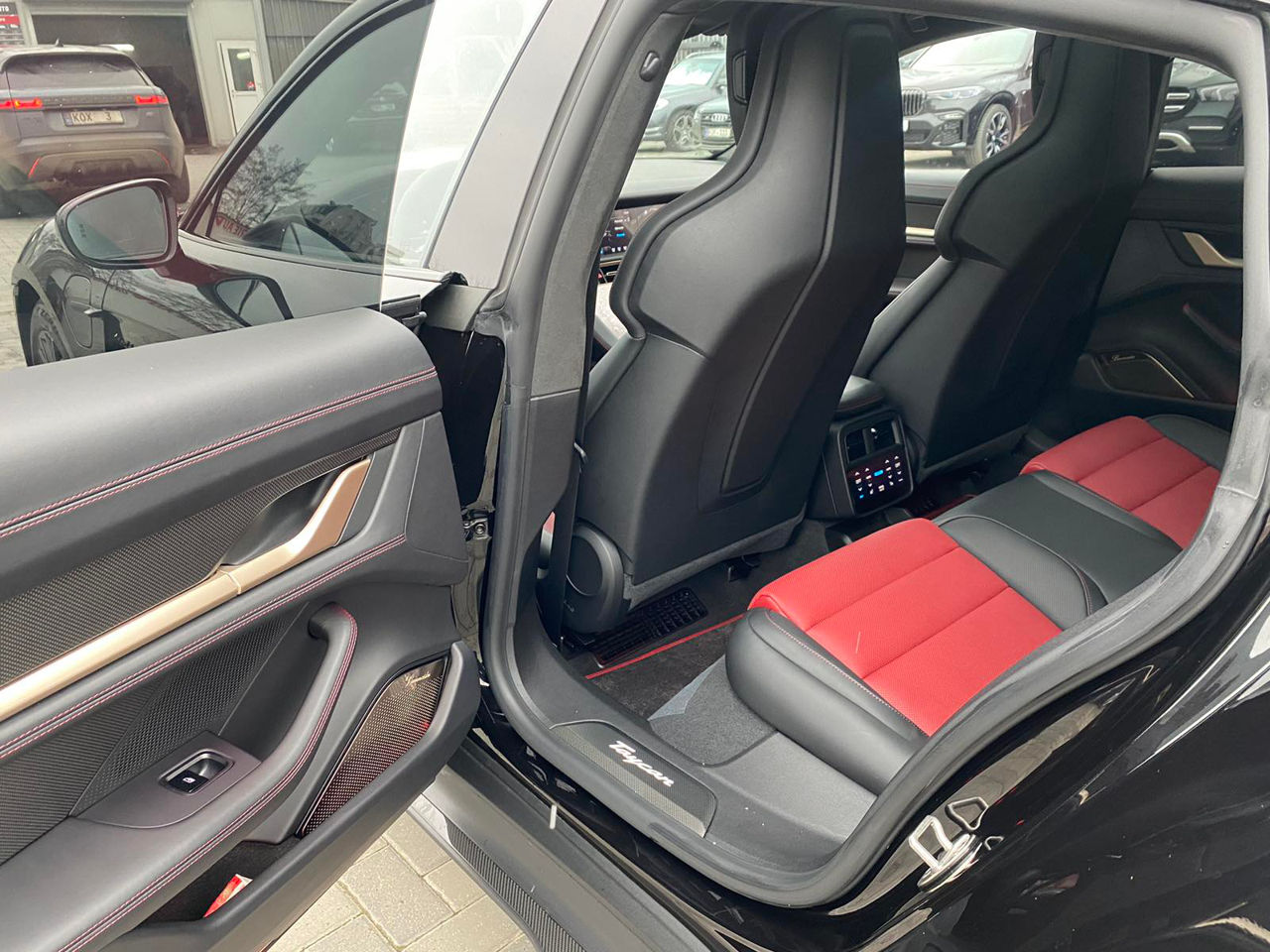 Porsche Taycan foto 16
