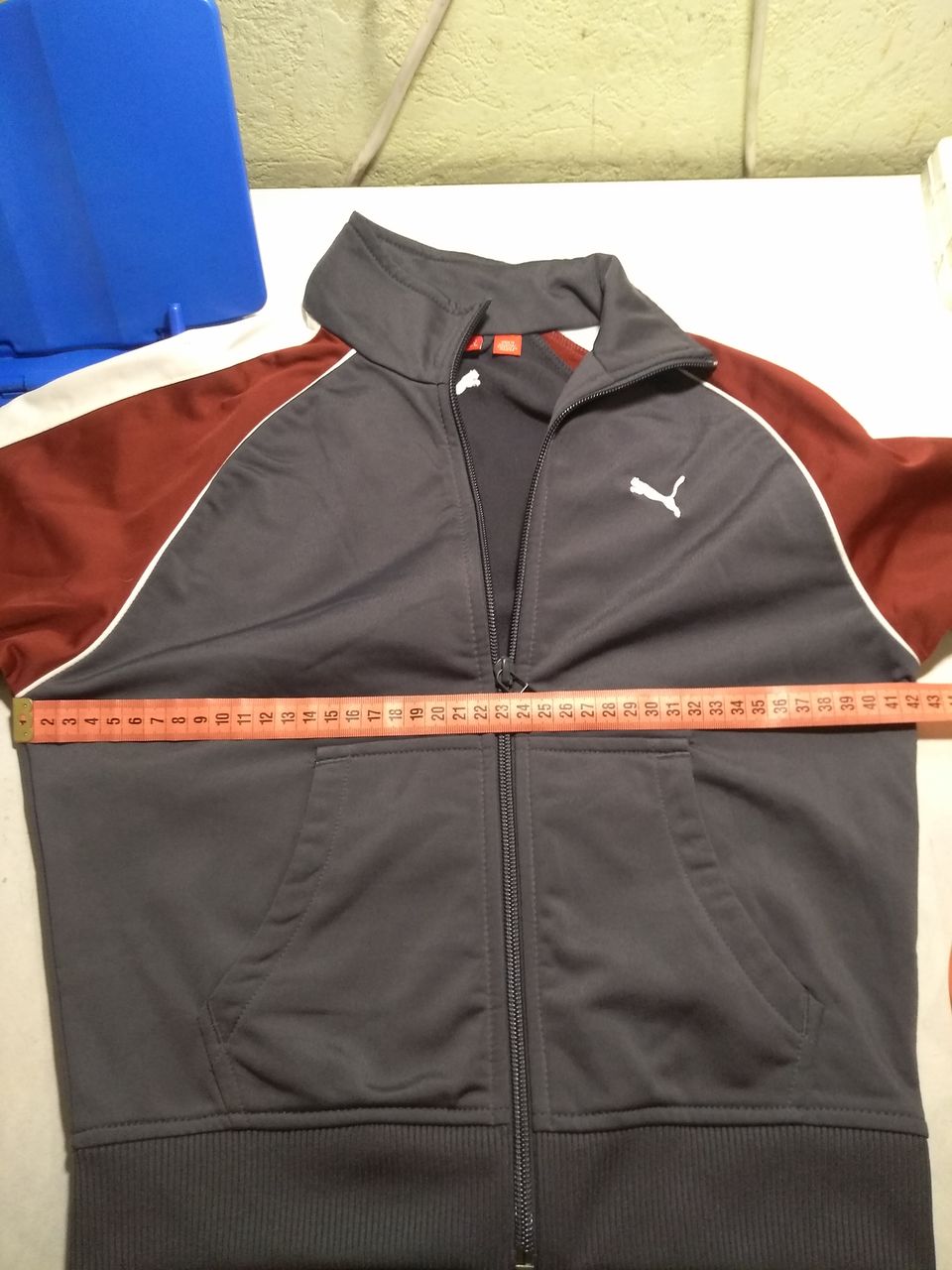 Costum sportiv pentru copiii. Puma. Nou. Original.128 cm.