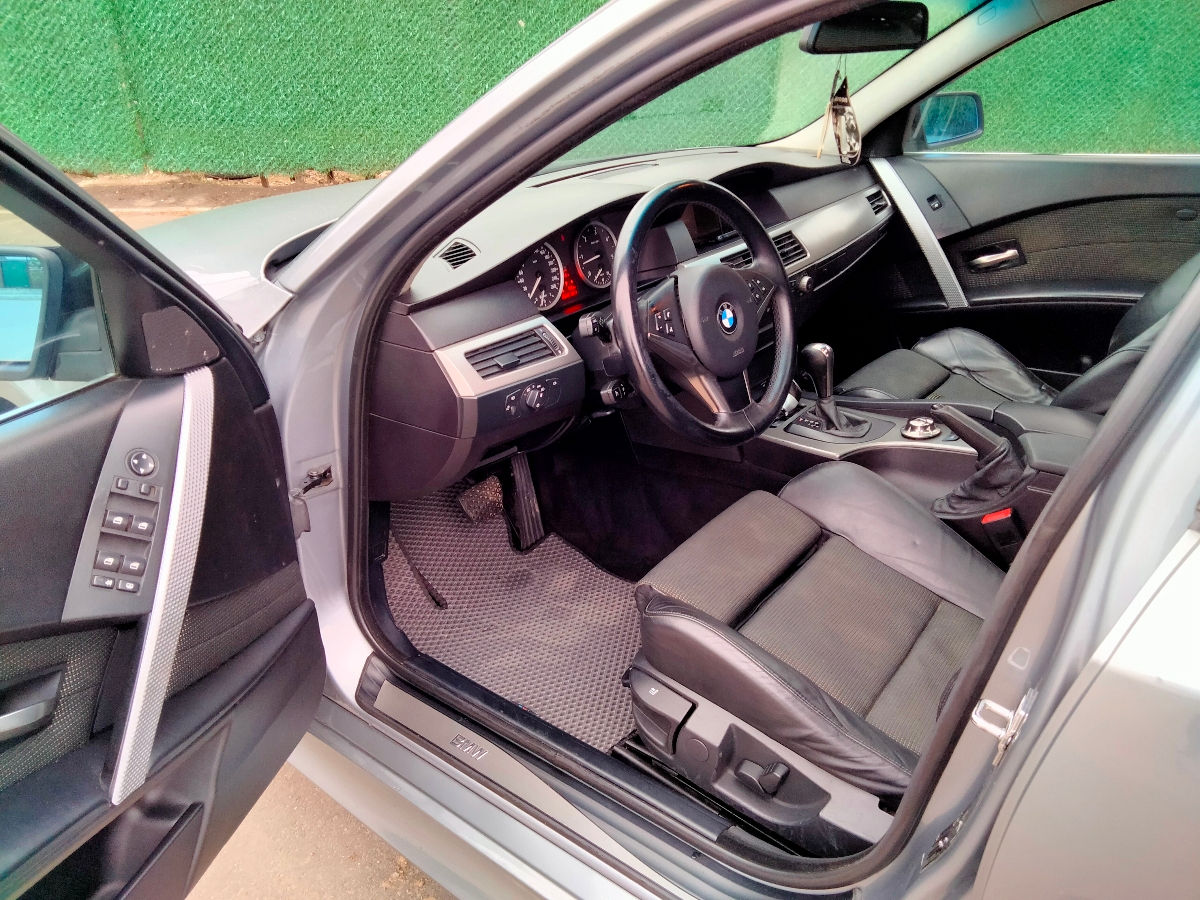 BMW 5 Series фото 9