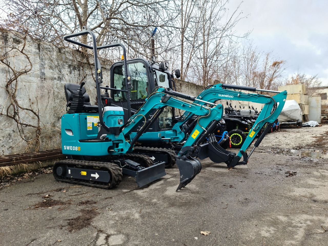 Miniexcavator Sunward SWE08F foto 1