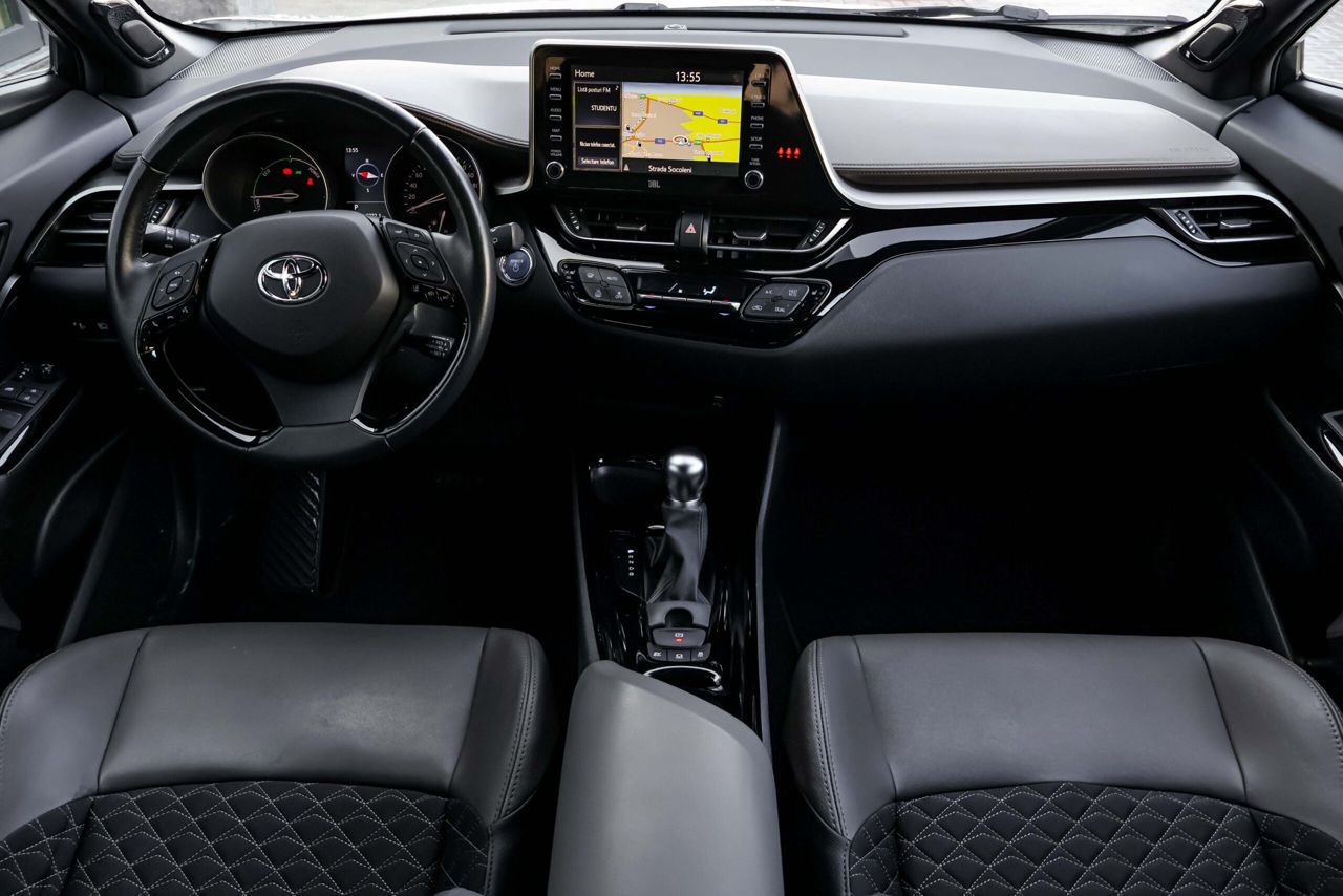 Toyota C-HR фото 9