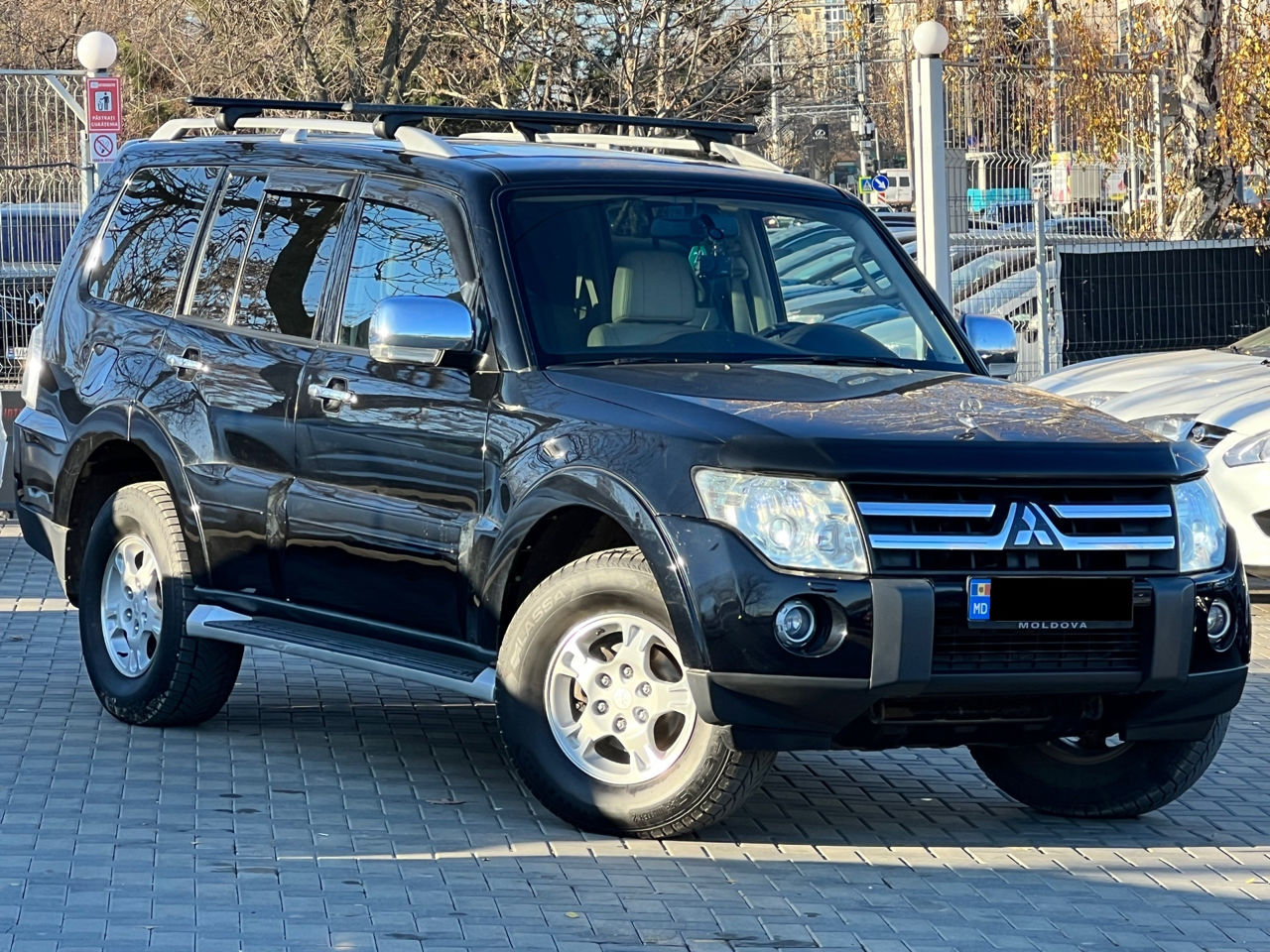 Mitsubishi Pajero foto 0