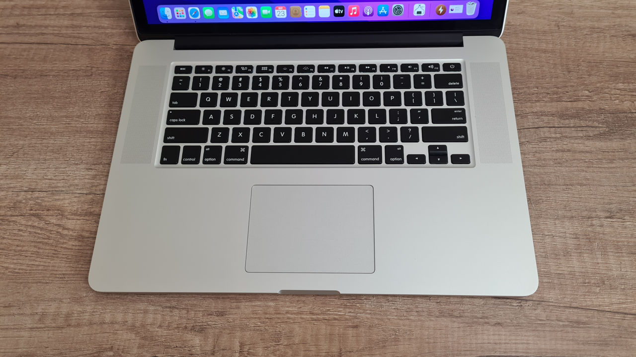 MacBook Pro 15 retina 2015 (i7 3.50Ghz, 16gb) Bateria noua foto 7