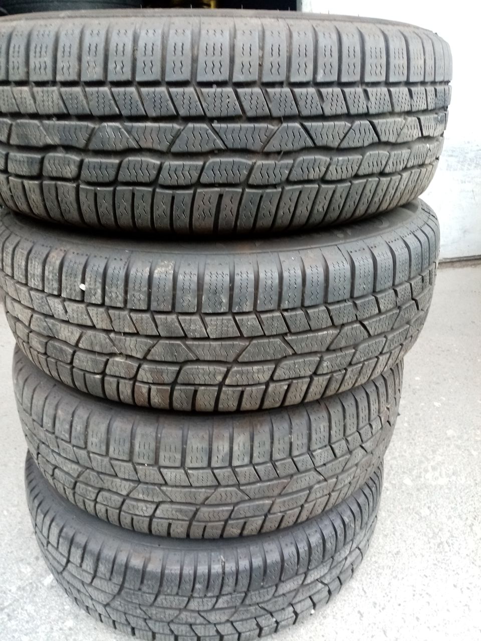 195 65 R15 195/65/R15. 195-65-R15. 195.65.R15