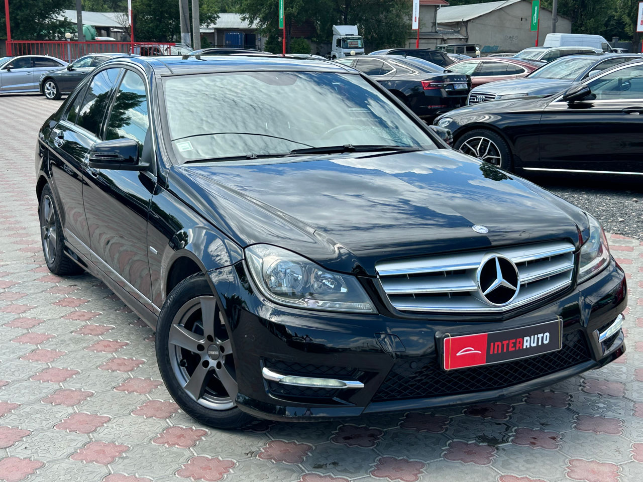 Mercedes C-Class foto 4