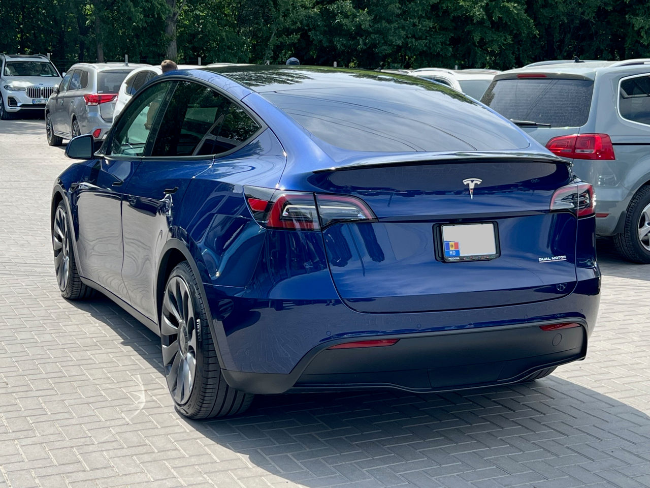 Tesla Model Y foto 4