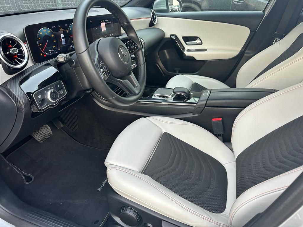Mercedes A-Class фото 11